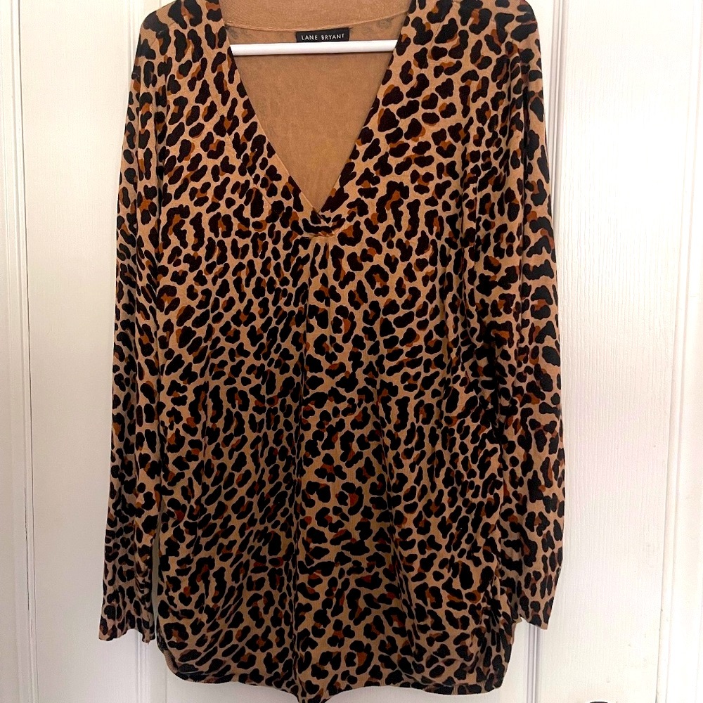 Lane Bryant Leopard print long sleeve plus size Ruched sweater/ blouse 18/20